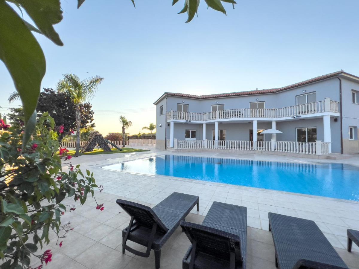 Grand Villa Lynn Seaview Ayia Napa Esterno foto