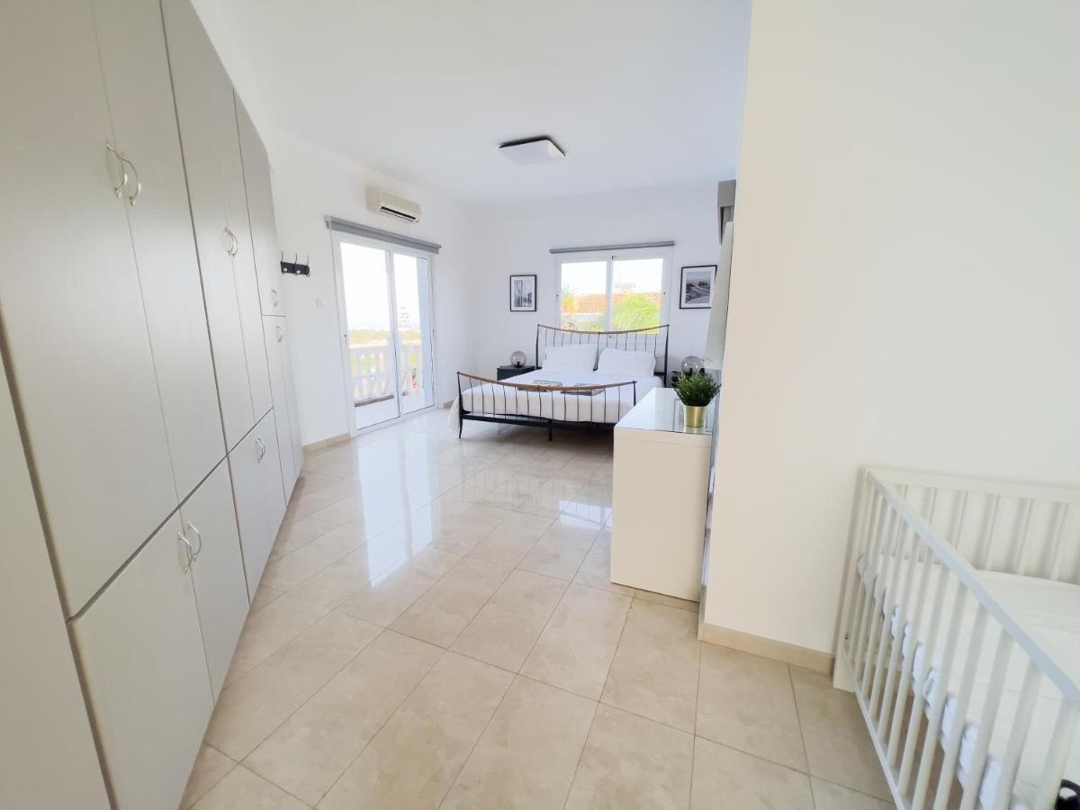 Grand Villa Lynn Seaview Ayia Napa Esterno foto